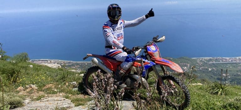 Motocavalcata delle 4 Vette: Sicilia, Enduro e Amicizia Motocavalcata delle 4 Vette: Sicilia, Enduro e Amicizia